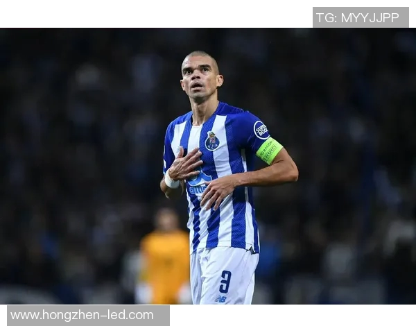 孤独的巨星那些曾被孤立的足球明星背后的故事与挑战