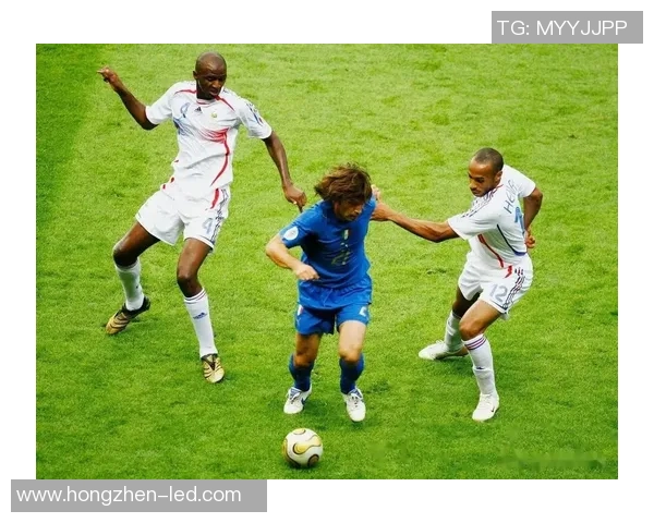 巴黎三大足球明星的辉煌历程与传奇故事揭秘 巴黎三大足球明星的辉煌历程与传奇故事揭秘