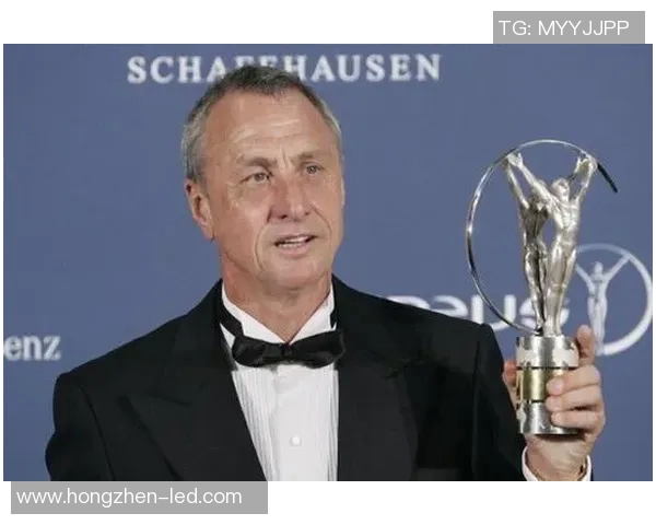 四川足球明星不幸去世引发球迷哀悼与怀念的热潮