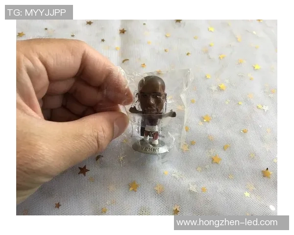 足球明星手办是否配有外套及其收藏价值分析 足球明星手办是否配有外套及其收藏价值分析